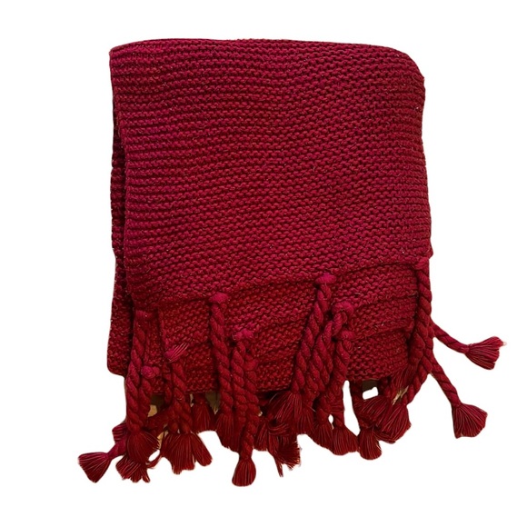 JCP Home 50” x 60” red knit blanket tourism.sg.gov.lk